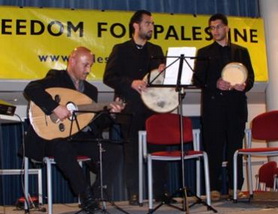 Hanien performing in Amsterdam